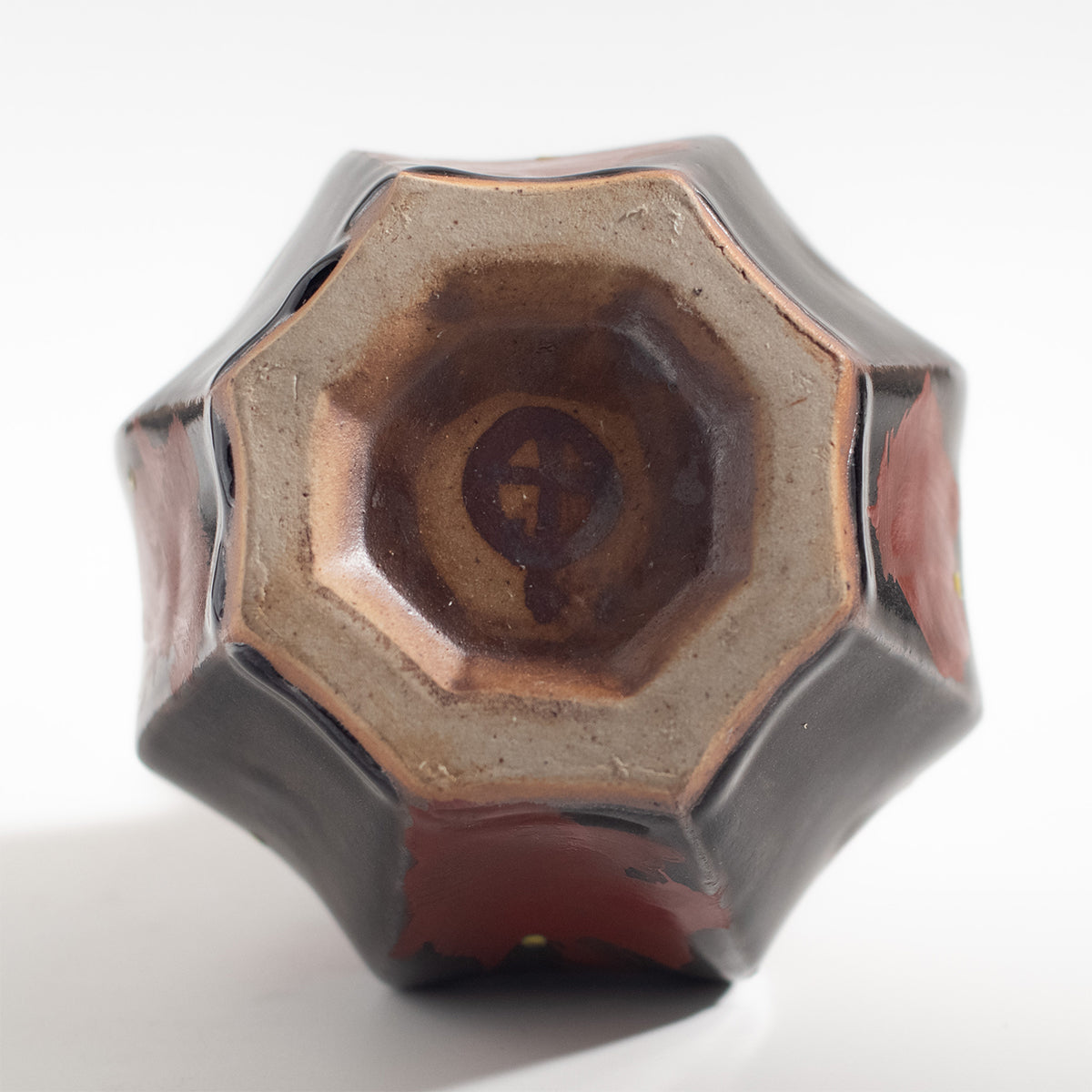 Mashiko Ware: Black Glaze Shinogi Carved Red Enamel Flower Vase