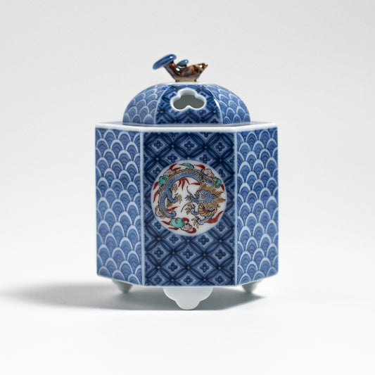 Arita Ware: Incense Burner with Kakiemon Overglaze Enamel and Blue-and-White Dragon Motifs
